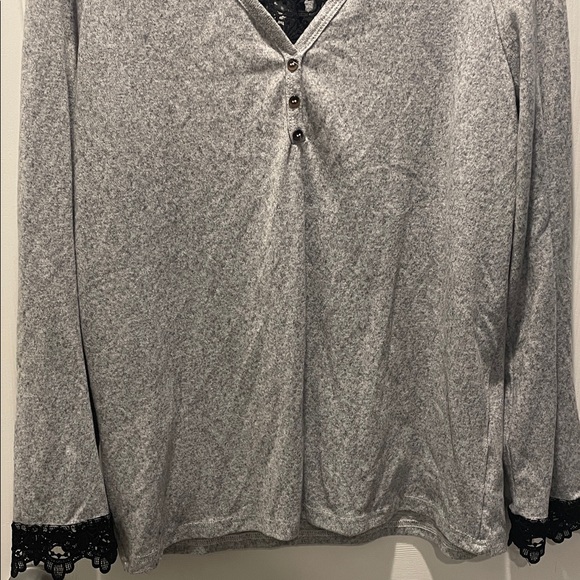 Shein Gray Lace-Trim V-Neck Long Sleeve Top - Picture 4 of 6